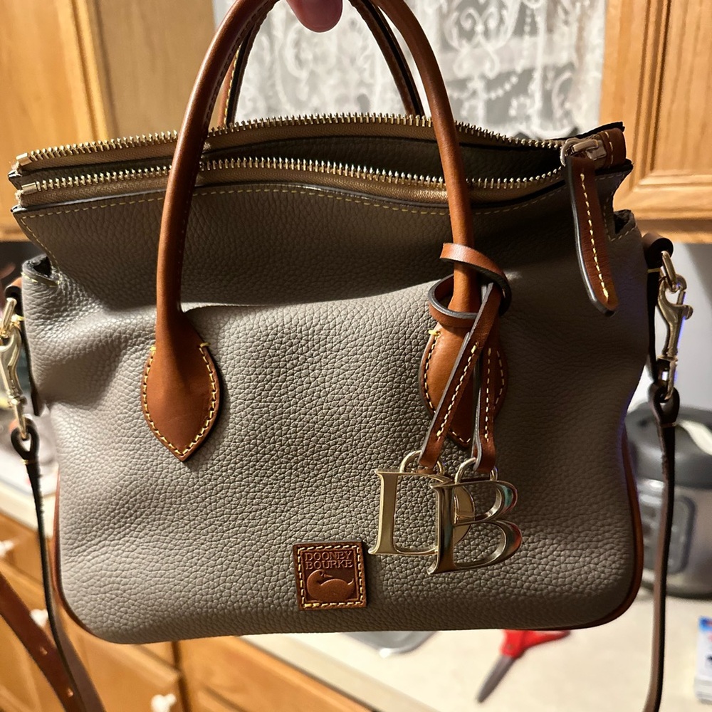 Dooney and bourke crossbody bag